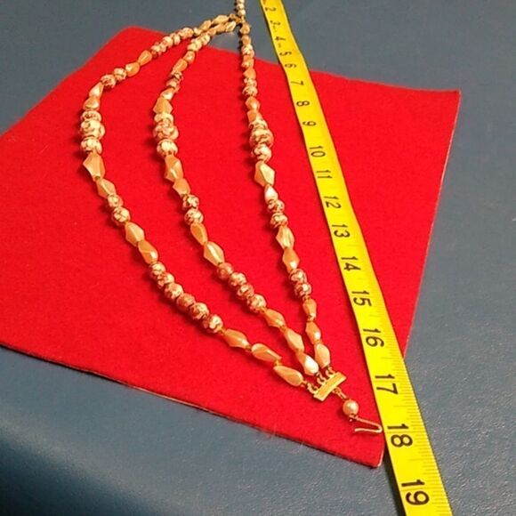 Vintage Hong Kong Three Strand Pink/White Beaded Gold Tone Metal Necklace - Picture 9 of 9